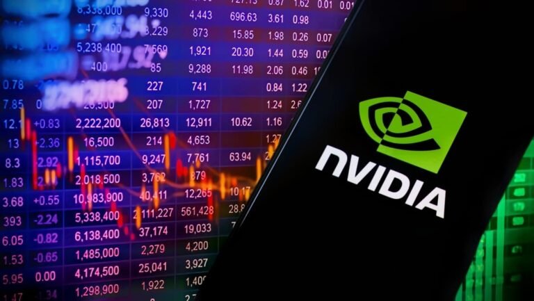 Wall Street Sees Gains as Tech and Healthcare Sectors Lead